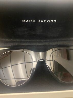 Marc Jacobs Glossy Black Round Sunglasses